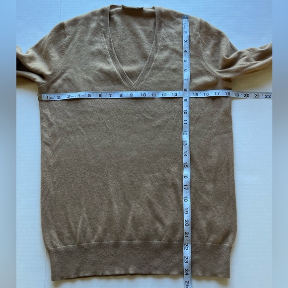 Everlane The Cashmere V-Neck in Camel Sweater M - Picture 11 of 14